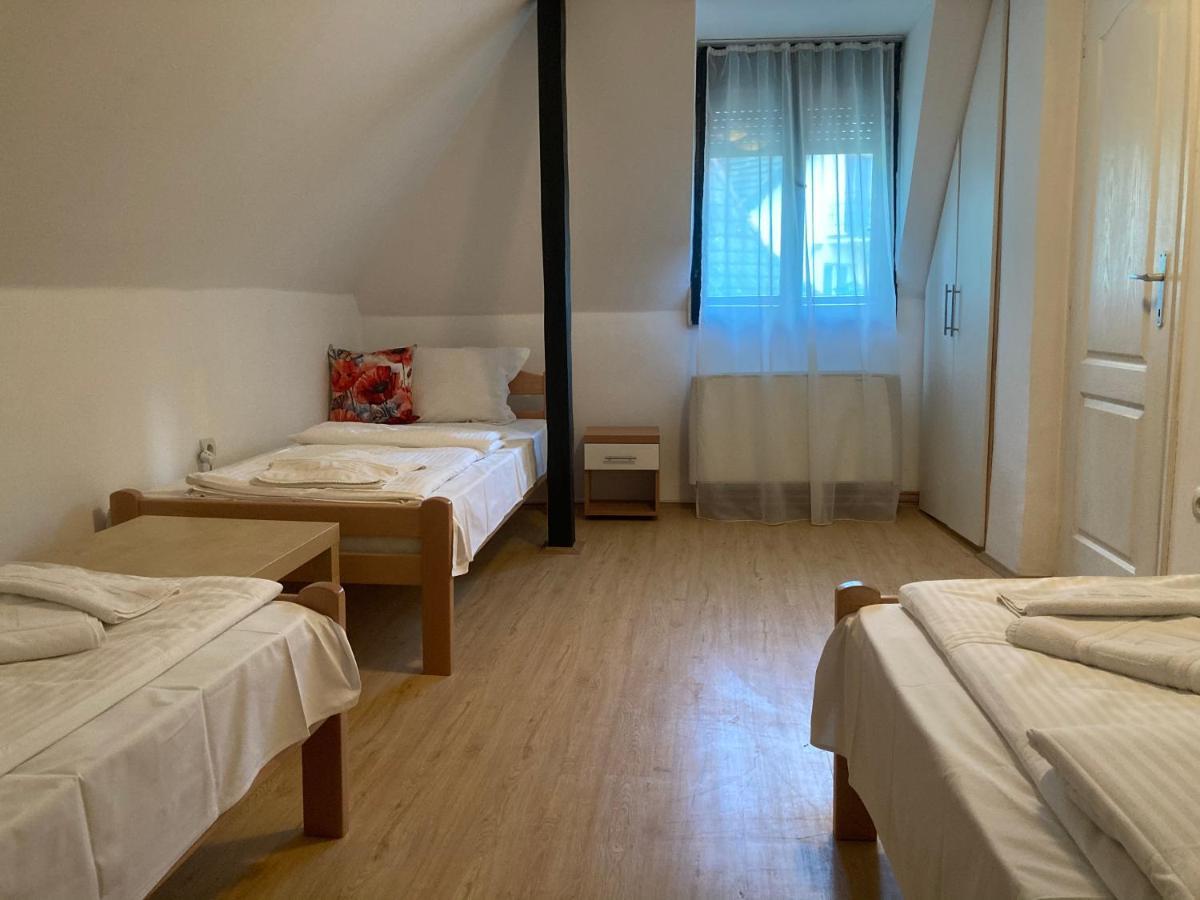 B&B Villa Pipacs Feketić Εξωτερικό φωτογραφία