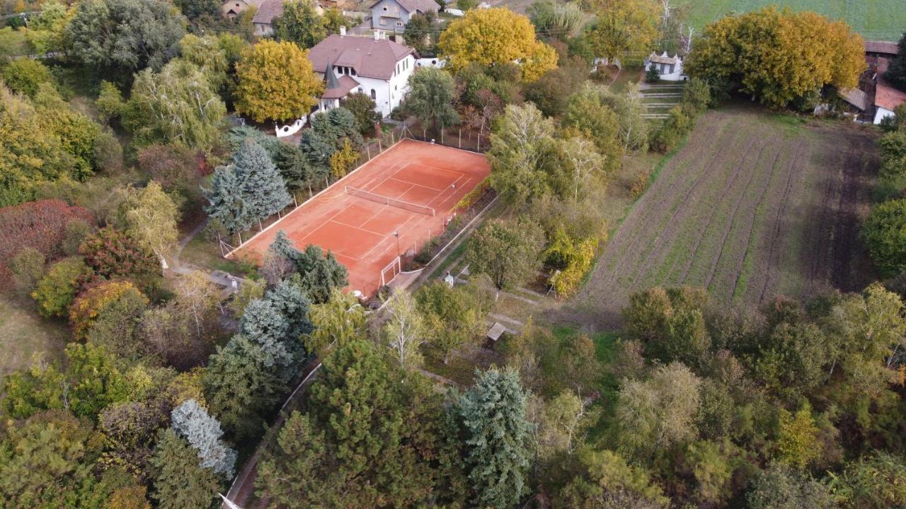 B&B Villa Pipacs Feketić Εξωτερικό φωτογραφία