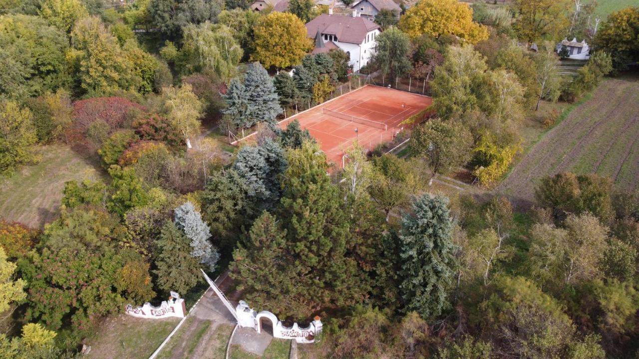 B&B Villa Pipacs Feketić Εξωτερικό φωτογραφία
