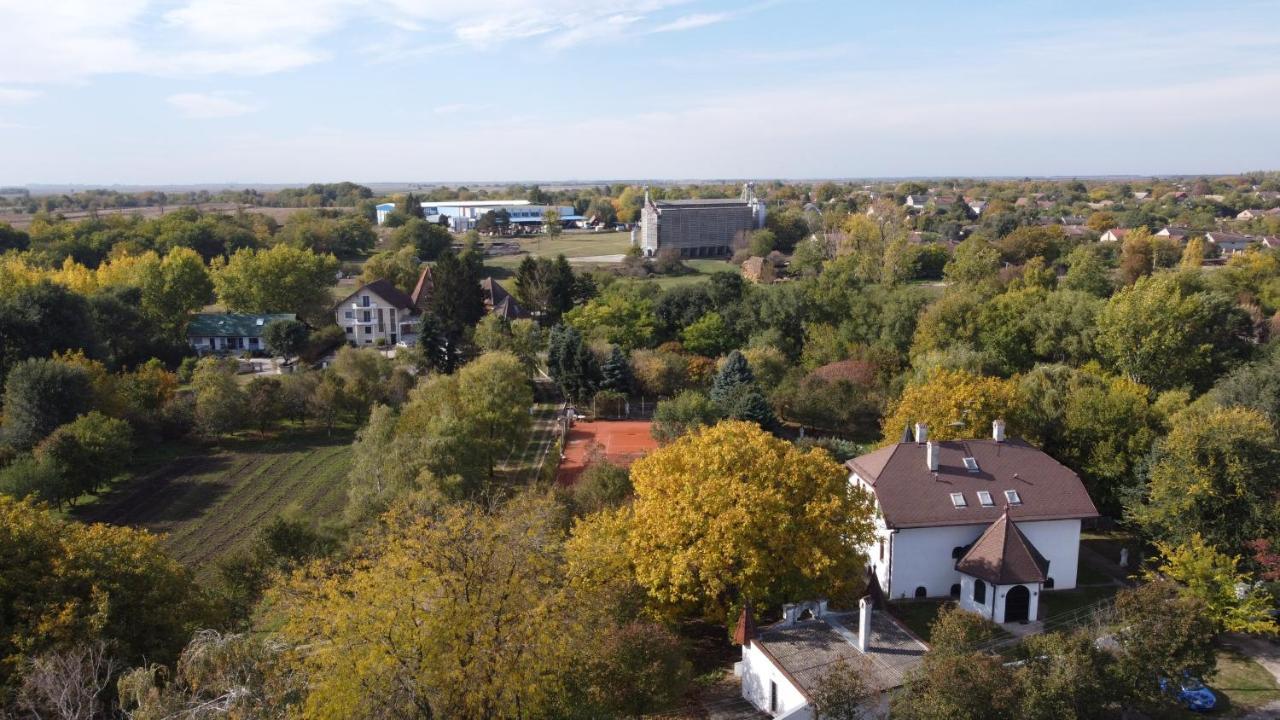 B&B Villa Pipacs Feketić Εξωτερικό φωτογραφία