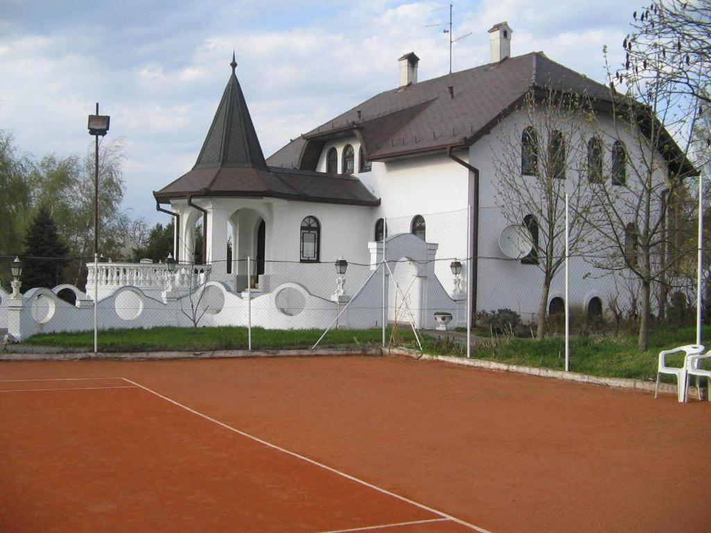 B&B Villa Pipacs Feketić Εξωτερικό φωτογραφία