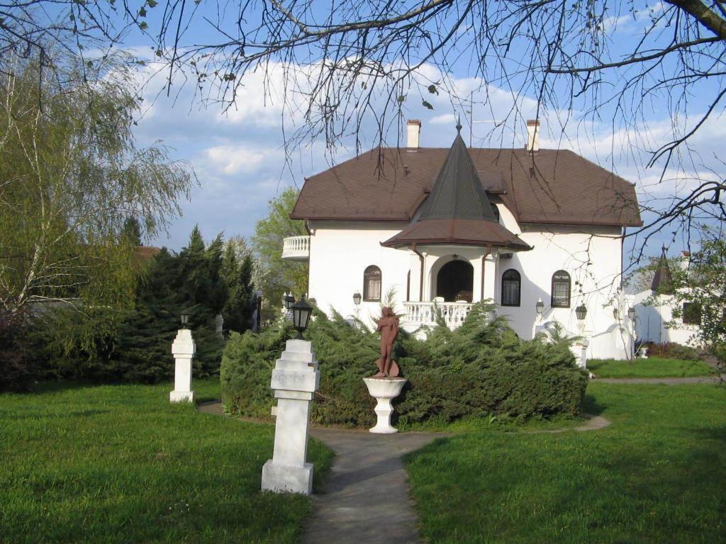 B&B Villa Pipacs Feketić Εξωτερικό φωτογραφία